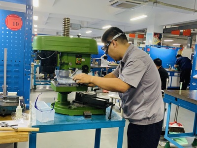 山东省职工职业技能大赛钳工决赛在智能